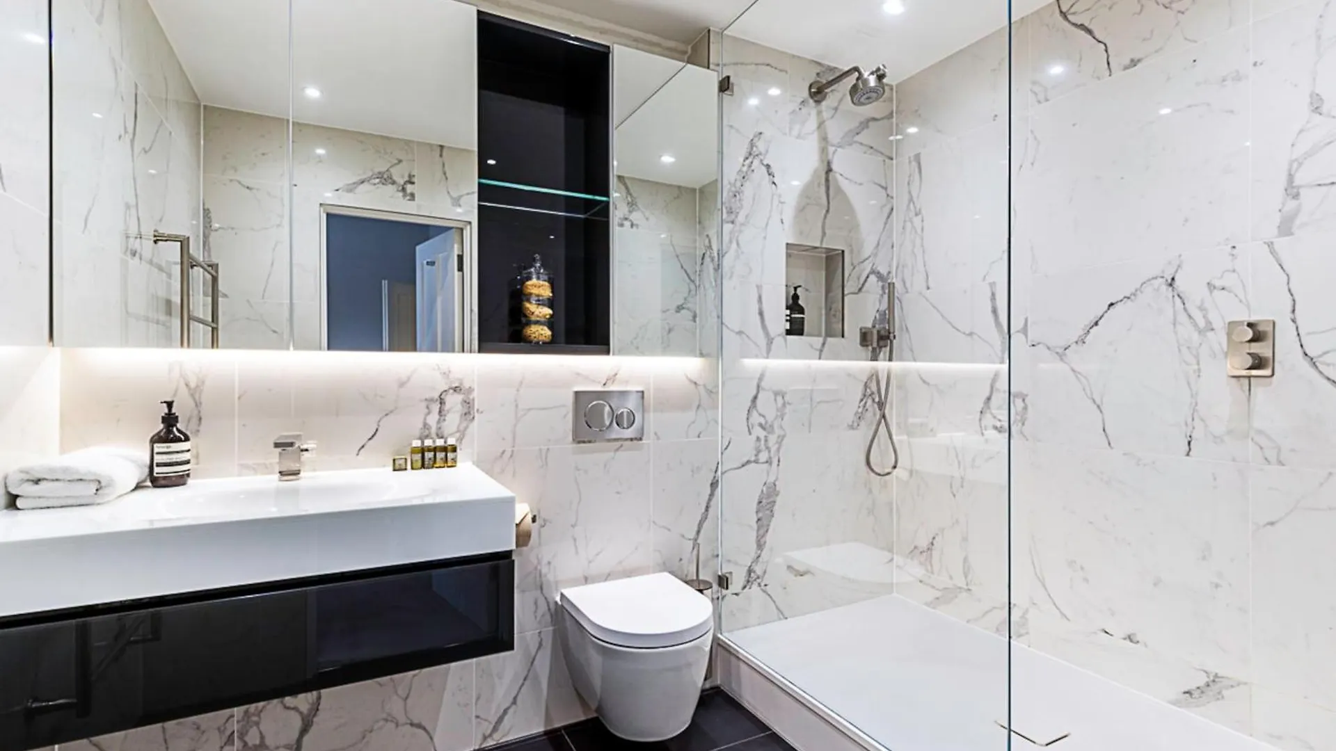 Apartment Charming Home In St Katharine Docks London
